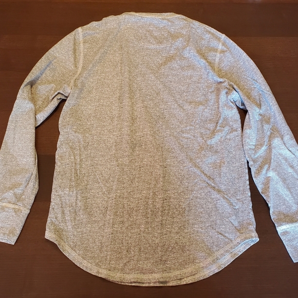 Hollister must have collection crew neck t-shirt in size small - Picture 2 of 11